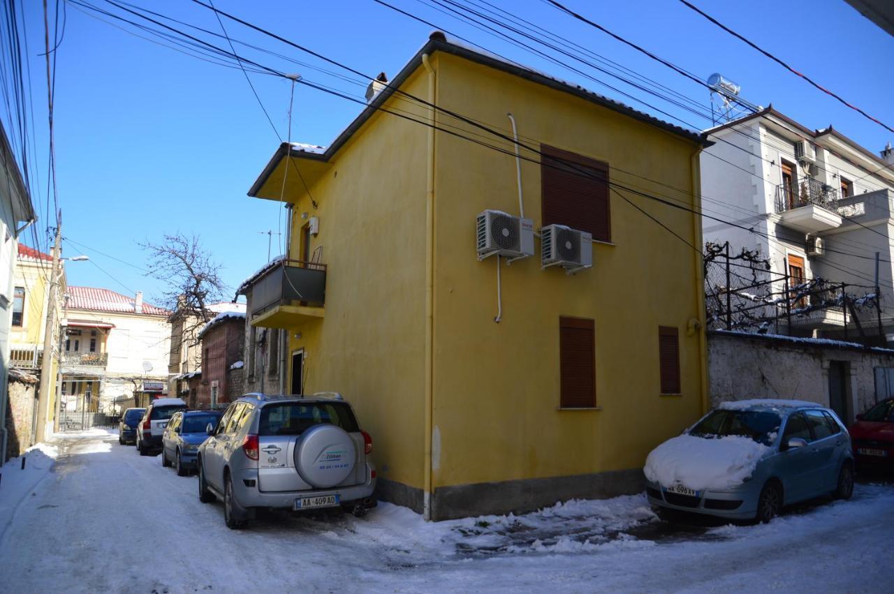 Piro'S Cozy Rooms - City Centre Корча Экстерьер фото