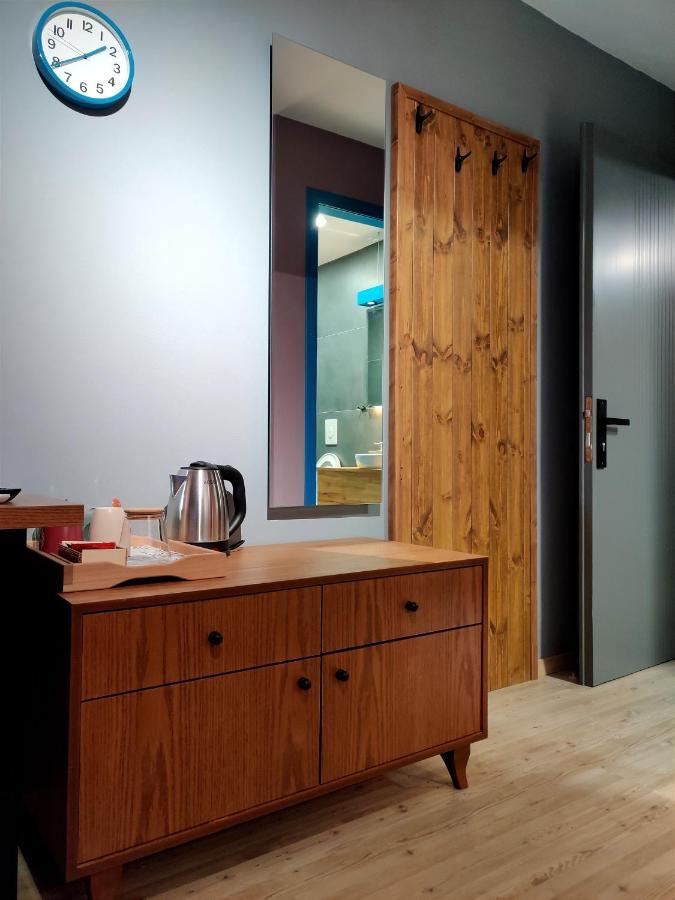 Piro'S Cozy Rooms - City Centre Корча Экстерьер фото