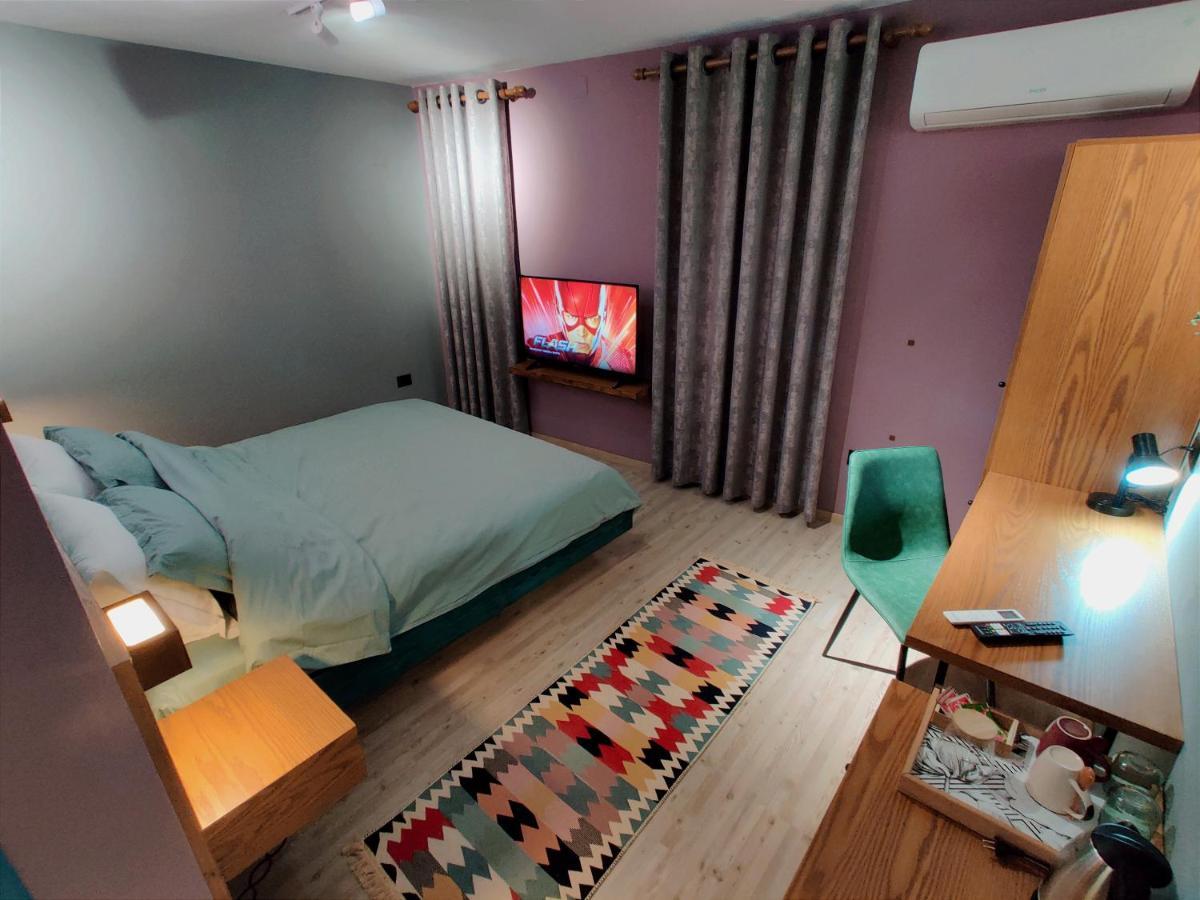 Piro'S Cozy Rooms - City Centre Корча Экстерьер фото