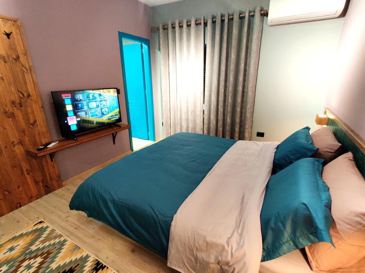 Piro'S Cozy Rooms - City Centre Корча Экстерьер фото