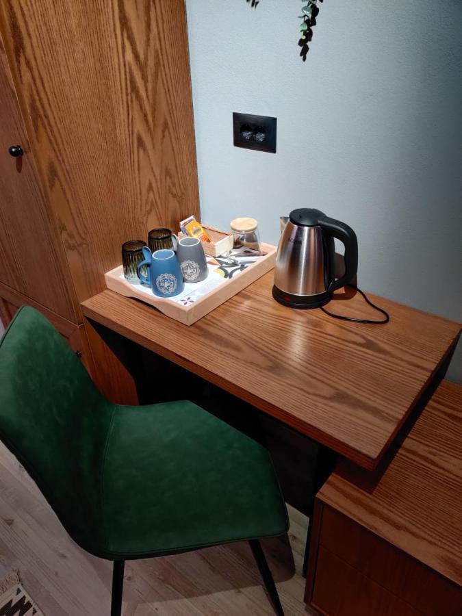 Piro'S Cozy Rooms - City Centre Корча Экстерьер фото